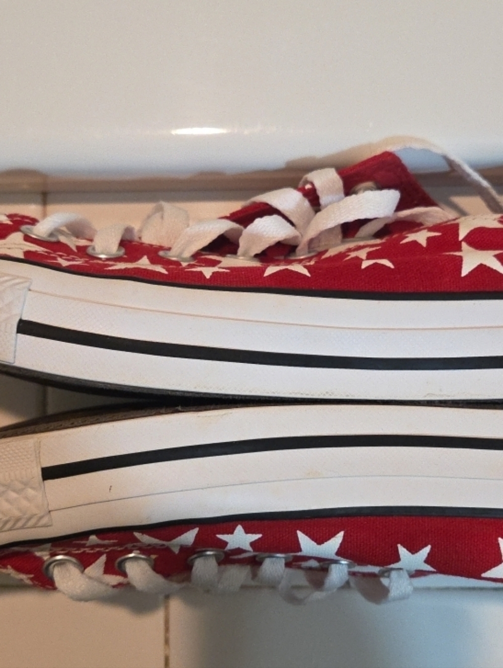 Converse All Star Red White Stars Low Top Sneakers Men's Sz 8 Women's 10 Chuck T - Picture 5 of 13